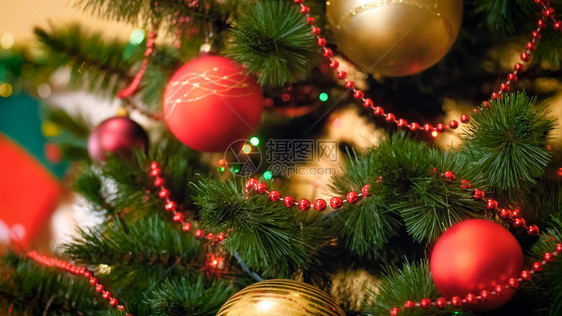 圣诞树装饰的冬季庆祝活动背景圣诞树装饰的冬季庆祝活动美丽的背景图片