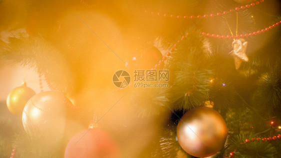 圣诞树和闪的金圈抽象背景摘要圣诞树和闪的金圈美丽抽象背景图片