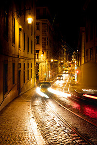 旧欧洲城市葡萄牙里斯本街道夜景图片