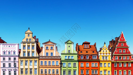 波兰弗罗茨瓦夫老城蓝天古典色彩房屋或建筑的景象夏季背图片