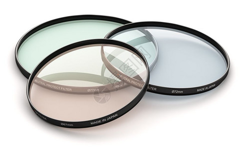 UV镜具有创意的抽象专业摄影设备技术概念3D表示各种直径中密度UV极或两分保护和圆型光学玻璃过滤器的一组图解用于在白色背景上隔离的数字背景