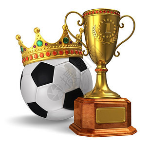 足球锦标冠军概念金奖杯和足球皇冠与白种背景隔绝图片