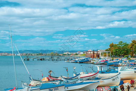 保加利亚Pomorie2018年月7日在城市港口的渔船图片