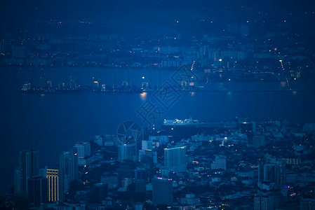 马来西亚城市Penang岛和大陆Penang的概览背景