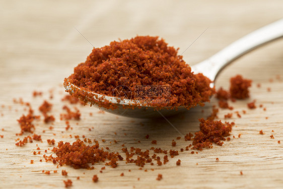 汤匙缝合上红色辣椒粉图片