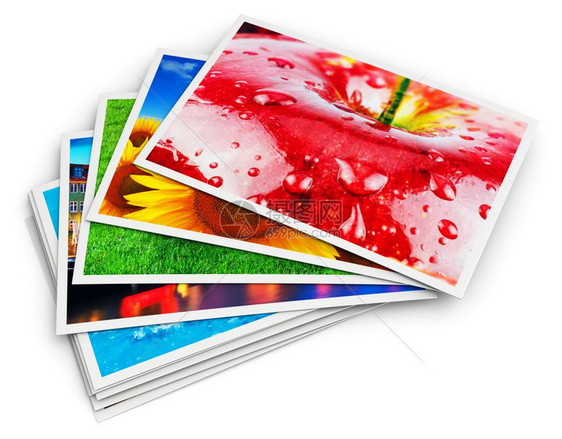 创数字摄影和图片数字和视觉成像艺术概念3D展示白背景上孤立的多彩照片卡堆图片