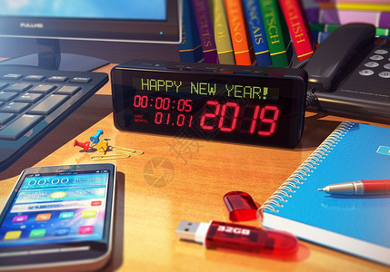开始庆祝新年2019商业概念3D展示数字闹钟与新年快乐的宏观视角办公室物体之间木制桌上的信息智能电话或移动台式脑笔记本书和其他有图片