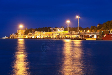 芬兰赫尔辛基晚间港口图片
