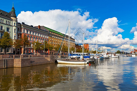 芬兰赫尔辛基Katajanokka区旧港口码头图片