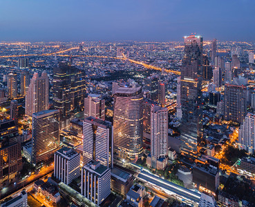 城市商业区夜景图片