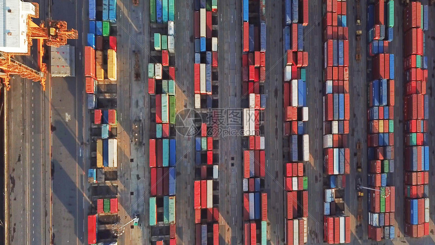 港口集装箱货轮图片