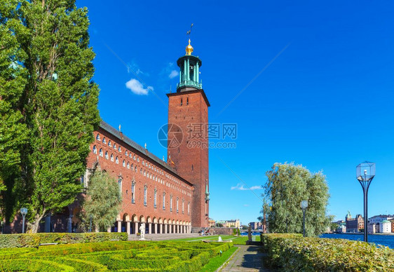 瑞典斯德哥尔摩旧城GamlaStan市政厅塔夏季风景GamlaStan图片