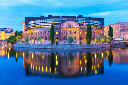 瑞典斯德哥尔摩老城GamlaStan议会大厦Riksdaghusut夏季夜景风Riksdaghuset图片
