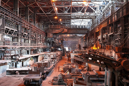 冶金工厂车间的内部图片