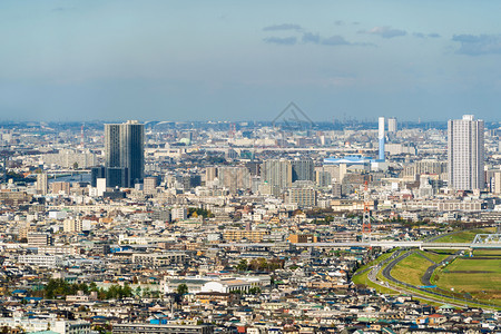 东京公寓在市景背下的空中象亚洲智能城市住宅区中午大楼日本图片