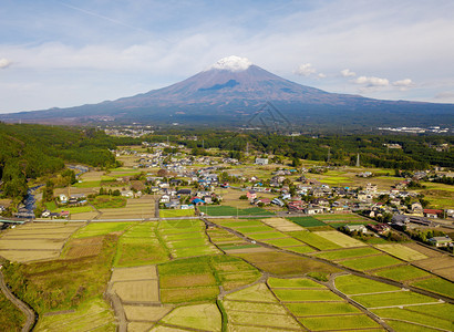 日本农村地区自然景观背图片