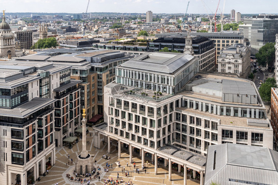 英国伦敦市圣保罗和尔斯柯旁边帕泰诺特广场的伦敦证券交易所大楼伦敦市教堂图片