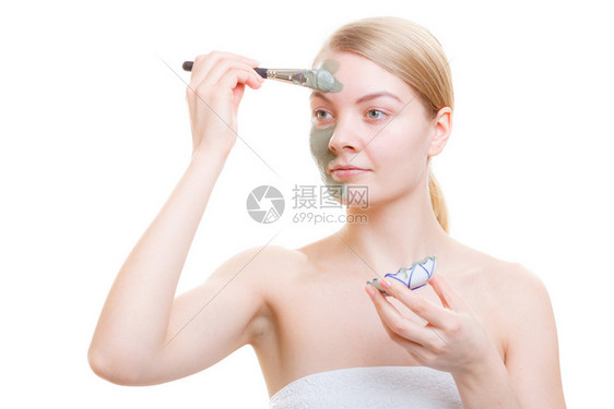 皮肤护理美容学概念妇女用泥藻刷子遮面罩妇女用刷子遮面罩图片