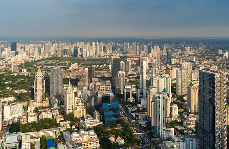 Lumpini公园Sathorn曼谷市中心亚洲智能城市的金融区和商业中心Skycraper和高层建筑的空中景象图片