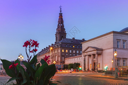 清晨蓝色时间丹麦首都哥本哈根堡宫丹麦哥本哈根图片