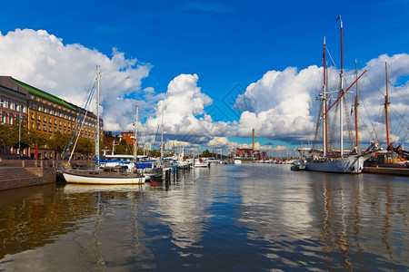 芬兰赫尔辛基Katajanokka区旧港口码头图片