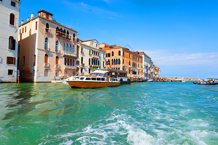 夏日在大运河的旅游威尼斯图片