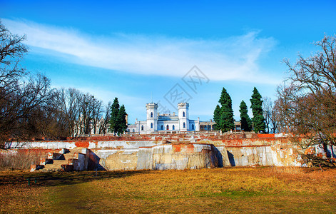 乌克兰哈尔科夫地区旧废弃沙罗夫斯基宫图片