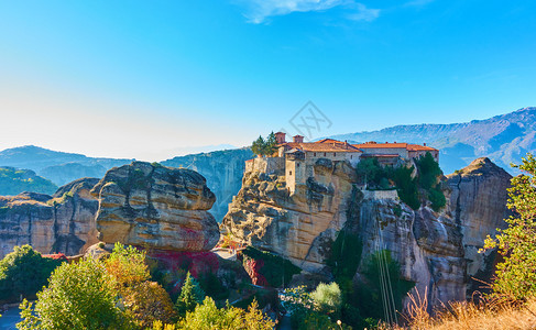 瓦拉姆修道院位于希腊梅托拉Meteora的岩石顶端图片
