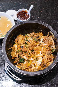 2bimbap韩国米饭碗烹饪高清图片