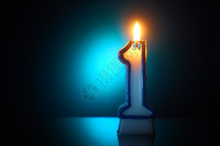 第一烧生日蜡烛图片