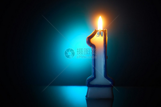 第一烧生日蜡烛图片