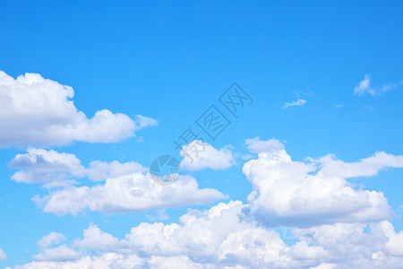 蓝色夏日天空云积背景图片