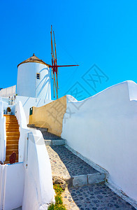 希腊圣托里尼奥亚村传统风车图片