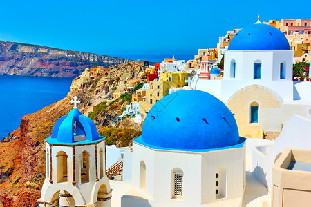 希腊圣托里尼岛奥亚教堂蓝色圆顶和图片