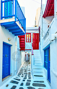 希腊Mykonos镇白房子的狭小街道图片