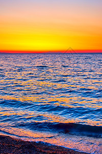 日落时的天空和海水表面日落海景图片
