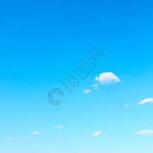 天气晴朗的蓝几乎接近晴朗的蓝色天空带有文字间的背景图片