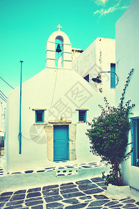 希腊米科诺斯的街道和小希腊教堂图片