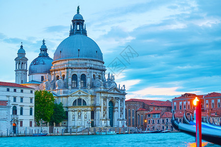 大运河和意利威尼斯圣玛丽亚教堂图片