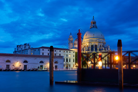 大运河和意利威尼斯圣玛丽亚教堂图片