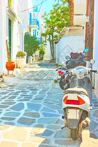 阳光明媚的希腊Mykonos镇图片