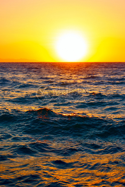 日落时地中海浪日落景图片