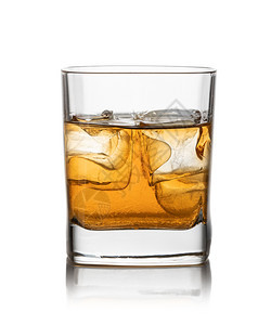 i威士忌和冰孤立的白色背景图片