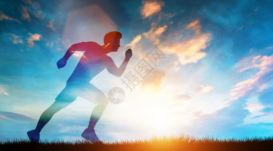 肌肉男在日落时草地上快速跑动活跃的生方式运动3D插图图片
