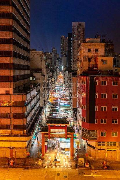 香港九龙寺街夜跳蚤市场照明图片