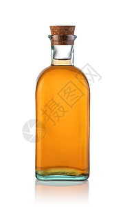 威士忌瓶白背景上隔绝的威士忌瓶图片