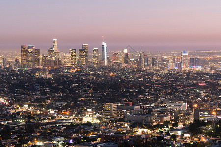 市中心洛杉矶的天线晚上图片