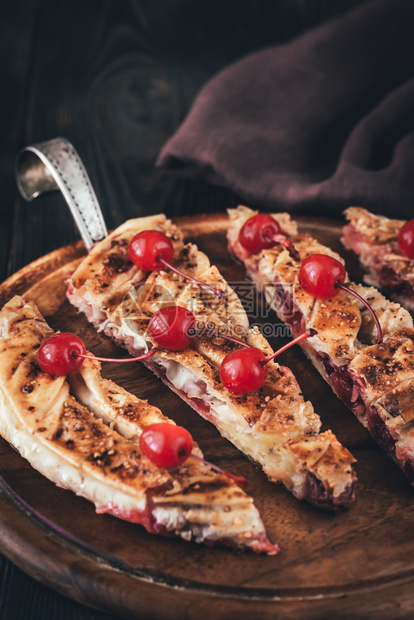 樱桃巧克力馅饼装饰鸡尾酒樱桃图片