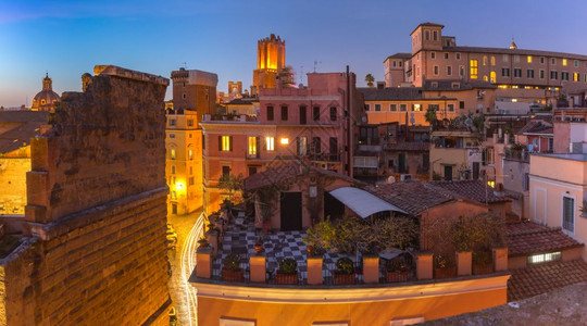 意大利罗马老城屋顶的空中全景图片