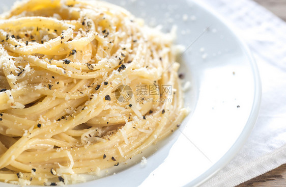 CacioePepe配奶酪和胡椒的意大利面图片